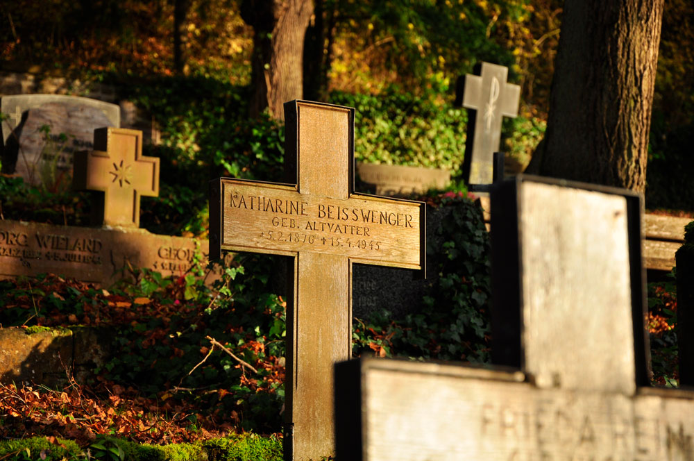 Nikolaifriedhof in Schwäbisch Hall, Friedhof im Herbst