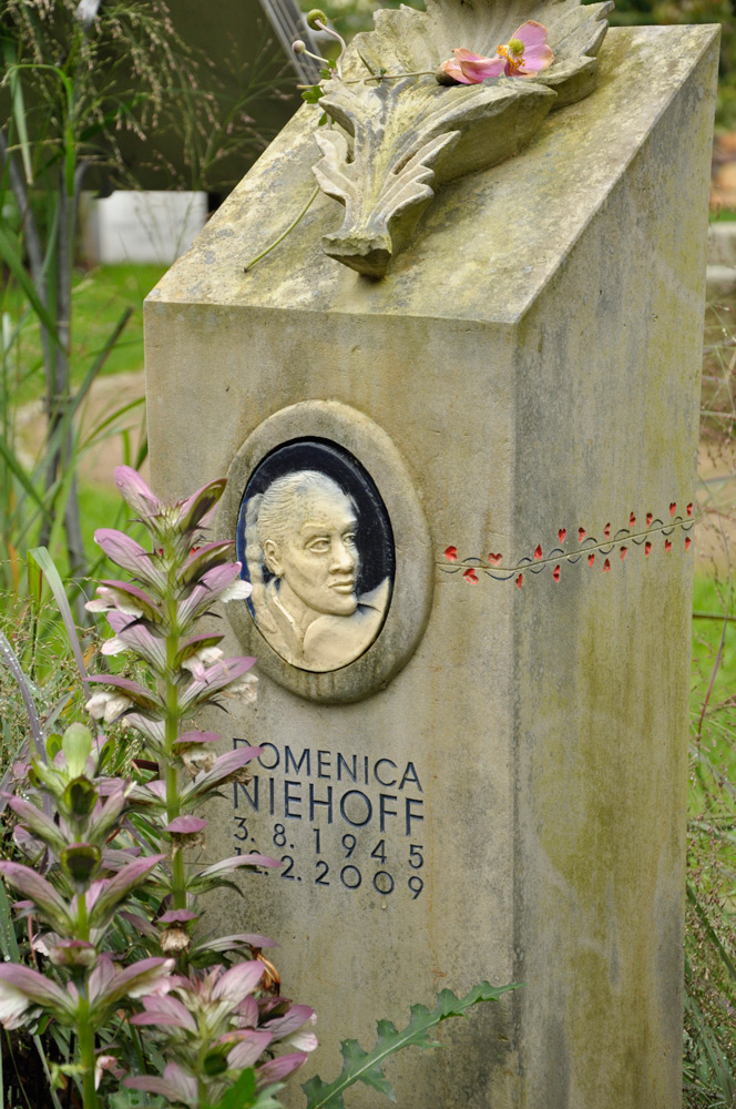 Grab von Domenica Niehoff, Hamburg-Ohlsdorf
